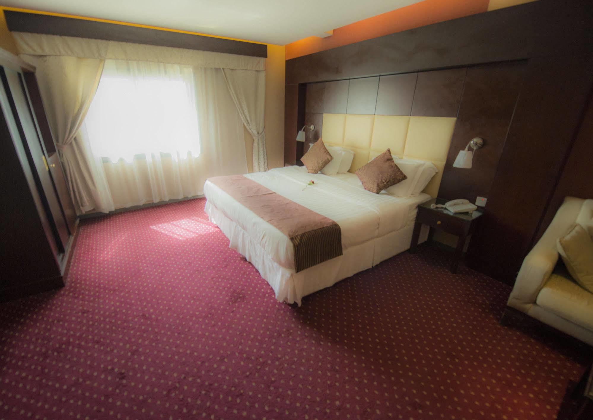 Sharz Hotel Бурайда Экстерьер фото