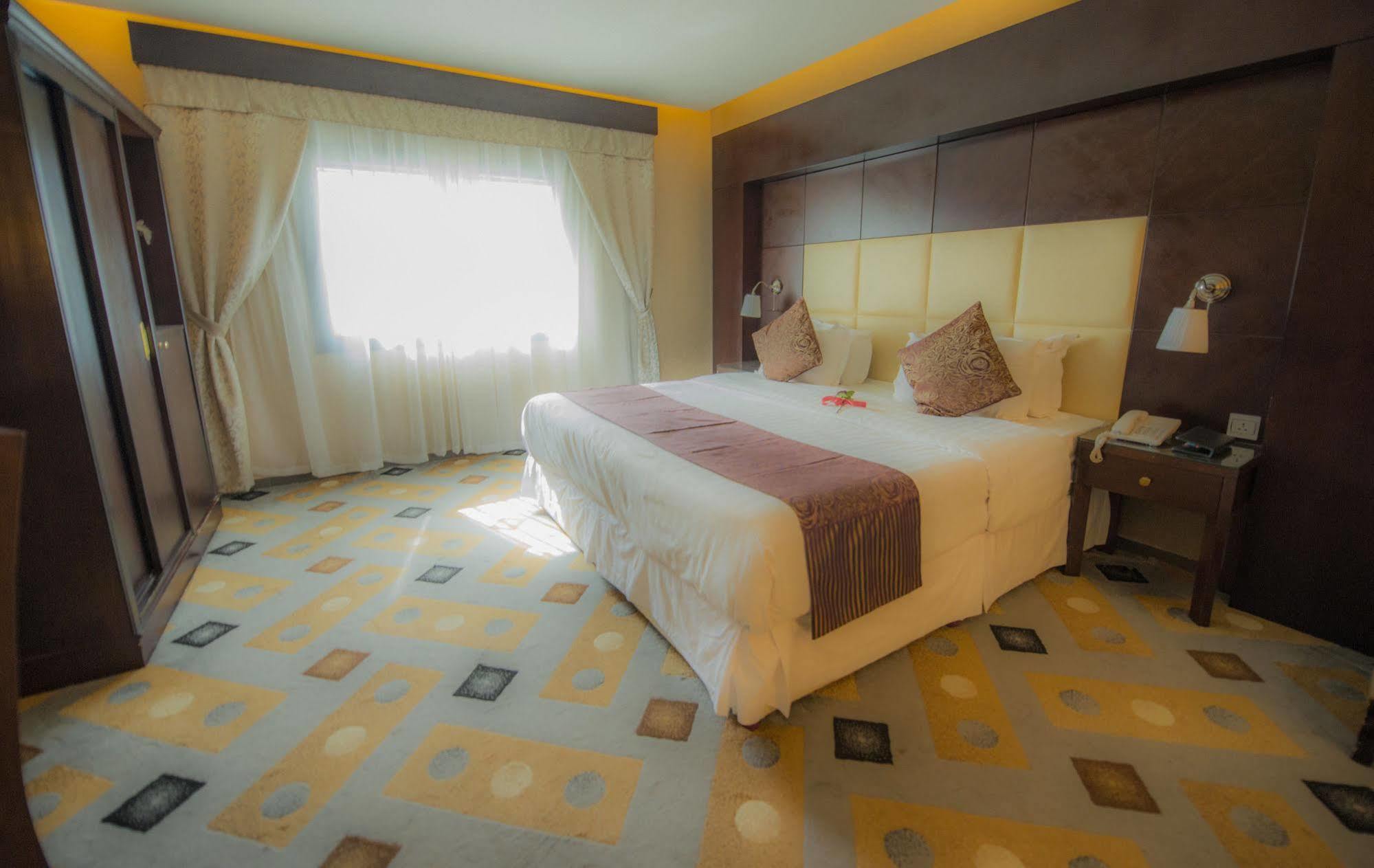 Sharz Hotel Бурайда Экстерьер фото